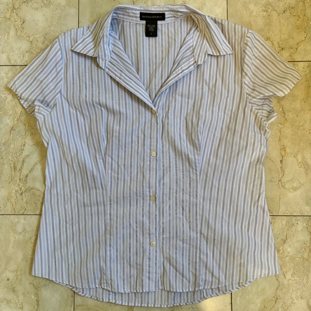 Banana Republic Women’s White & Blue Striped Button Down Shirt - Size L